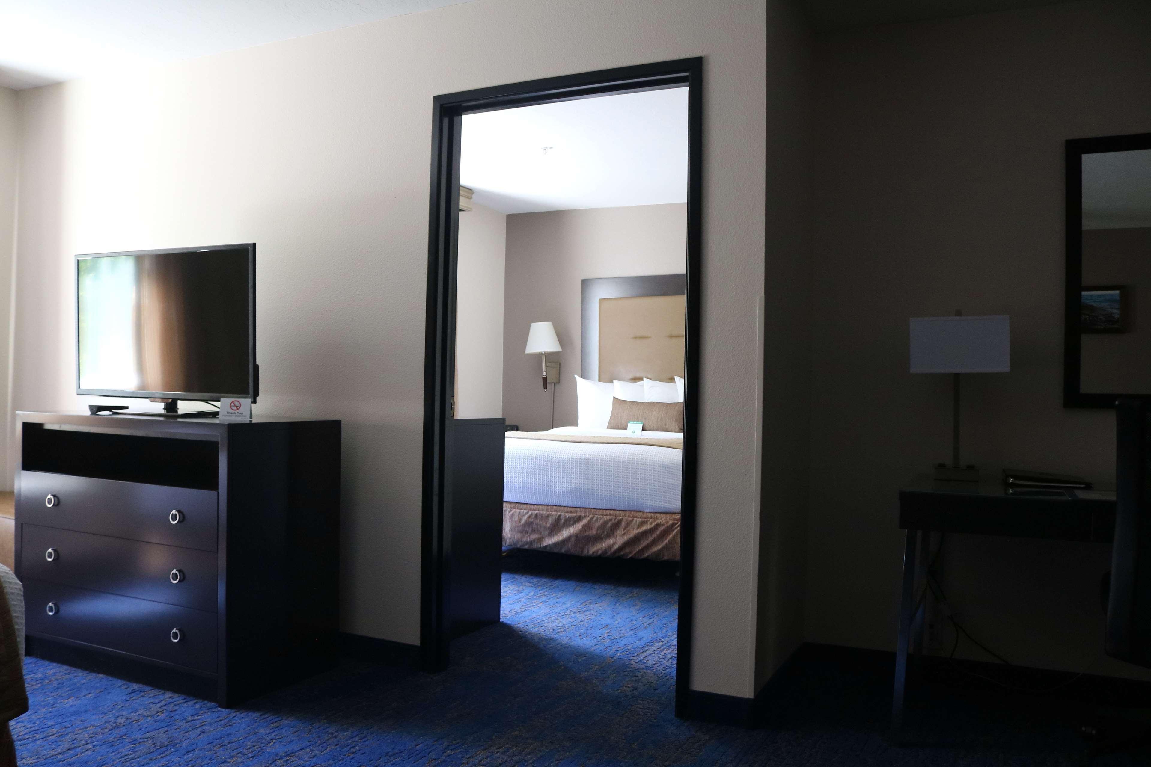 เบสต์ เวสเทิร์น พลัส เอ็กเซคคิวทีฟ โฮเต็ล แอนด์ สวีท Hotel ซัลเฟอร์ ภายนอก รูปภาพ
