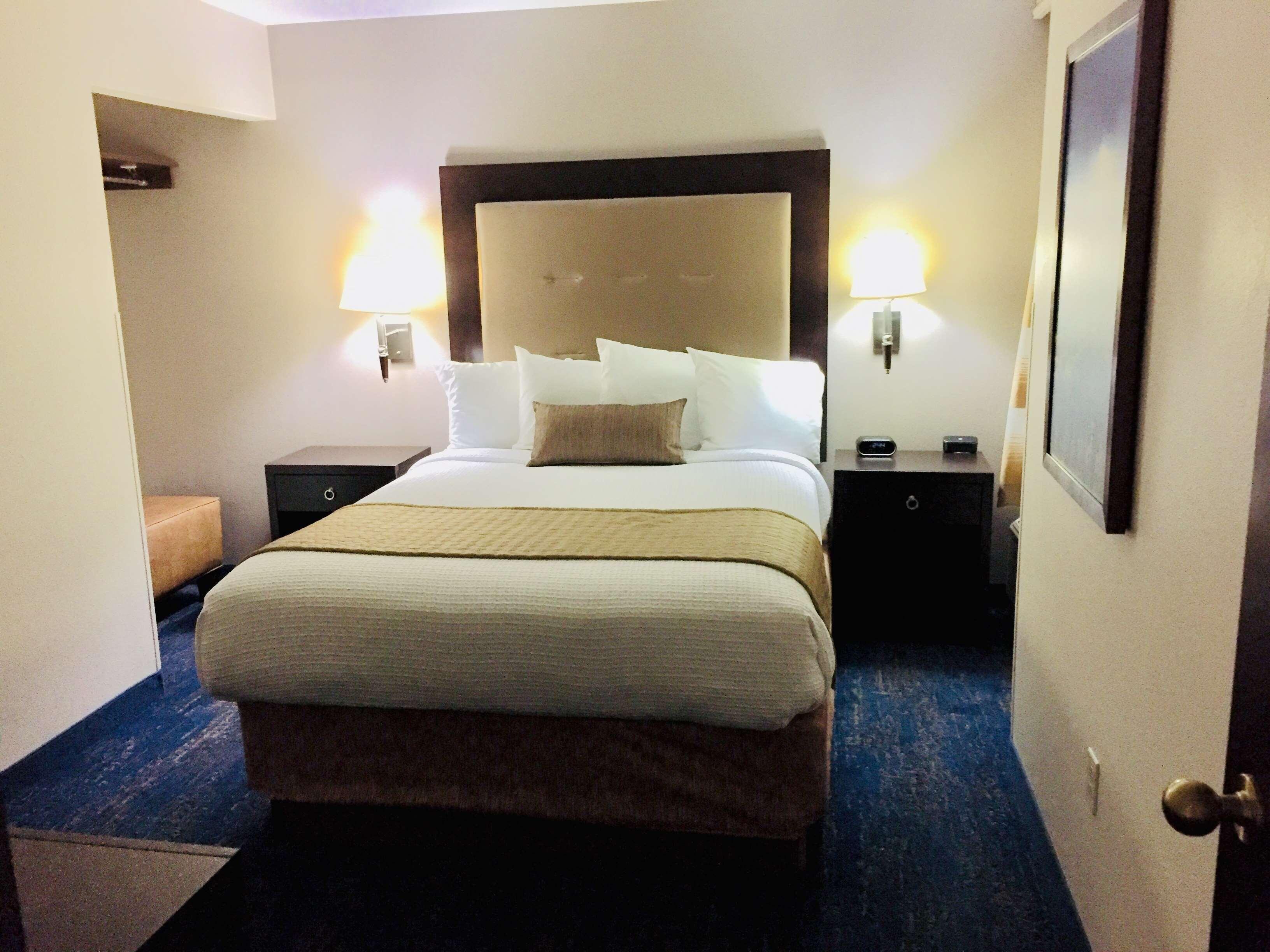 เบสต์ เวสเทิร์น พลัส เอ็กเซคคิวทีฟ โฮเต็ล แอนด์ สวีท Hotel ซัลเฟอร์ ภายนอก รูปภาพ