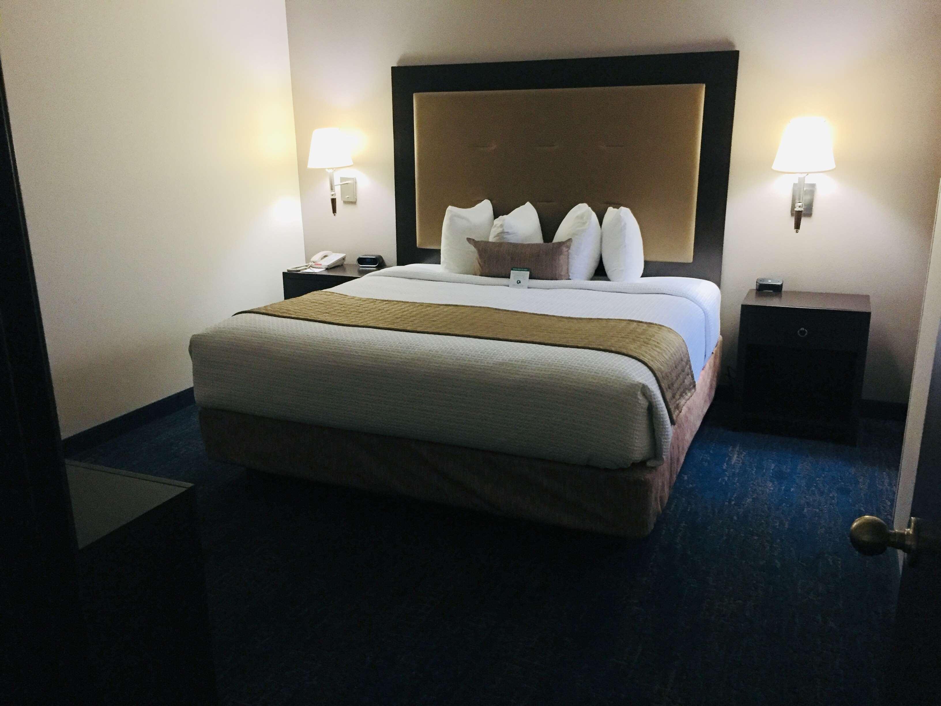 เบสต์ เวสเทิร์น พลัส เอ็กเซคคิวทีฟ โฮเต็ล แอนด์ สวีท Hotel ซัลเฟอร์ ภายนอก รูปภาพ